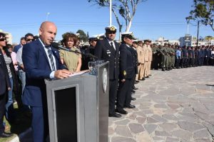 EMOTIVO HOMENAJE A LOS HÉROES DE MALVINAS EN PUERTO MADRYN 