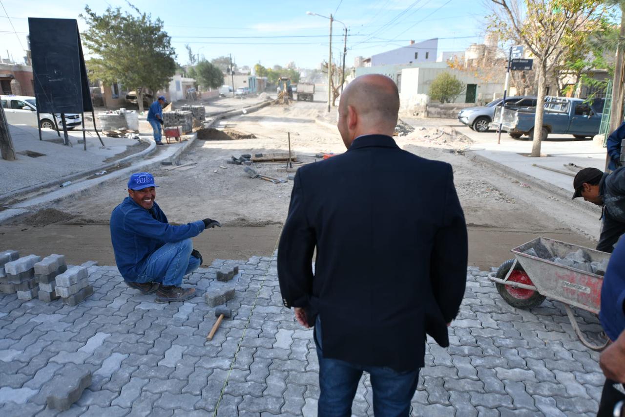 SASTRE LLEVÓ ADELANTE UNA RECORRIDA POR OBRAS EN TODA LA CIUDAD