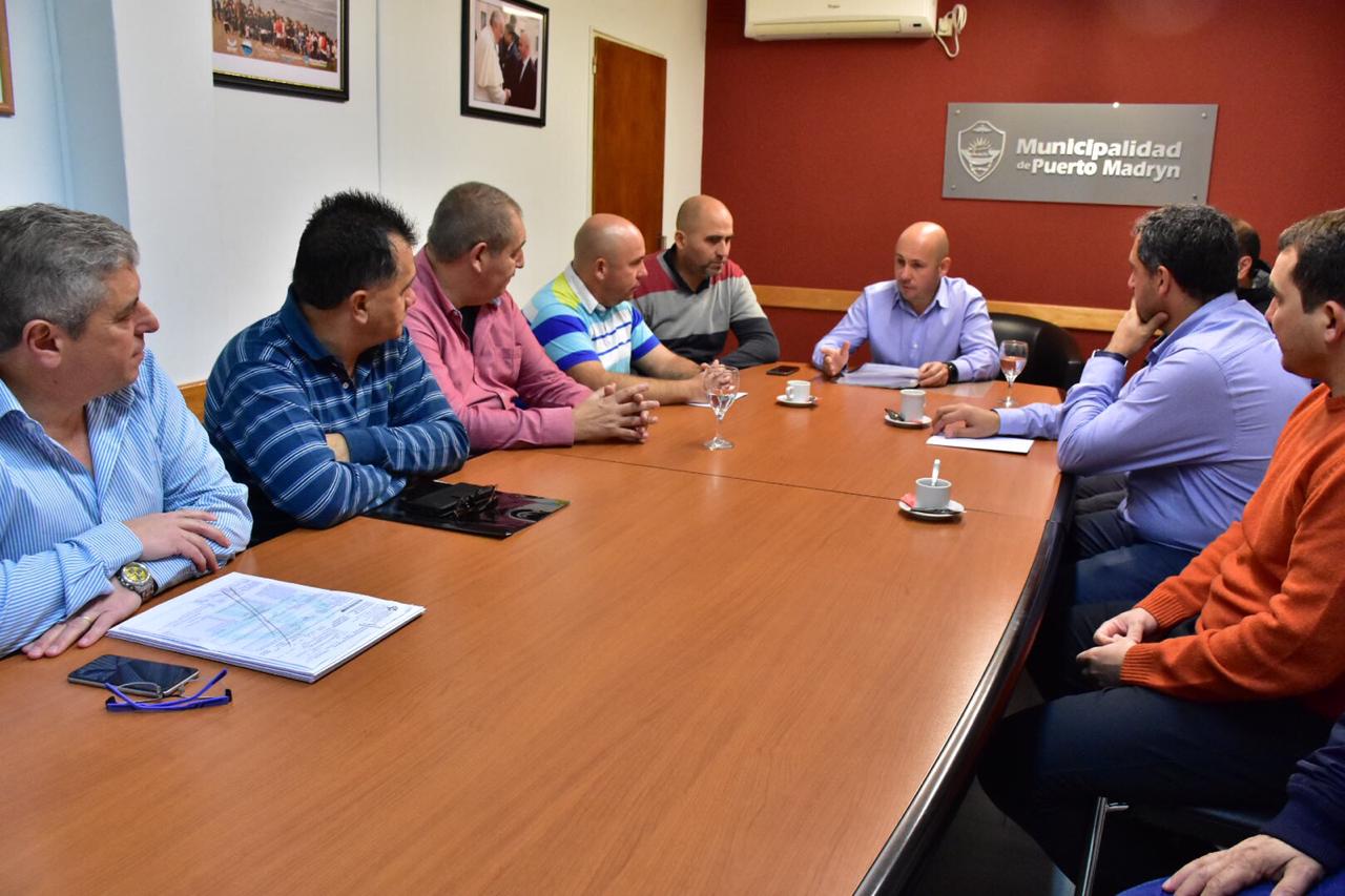 EL INTENDENTE CON PRESIDENTES DE CLUBES LOCALES