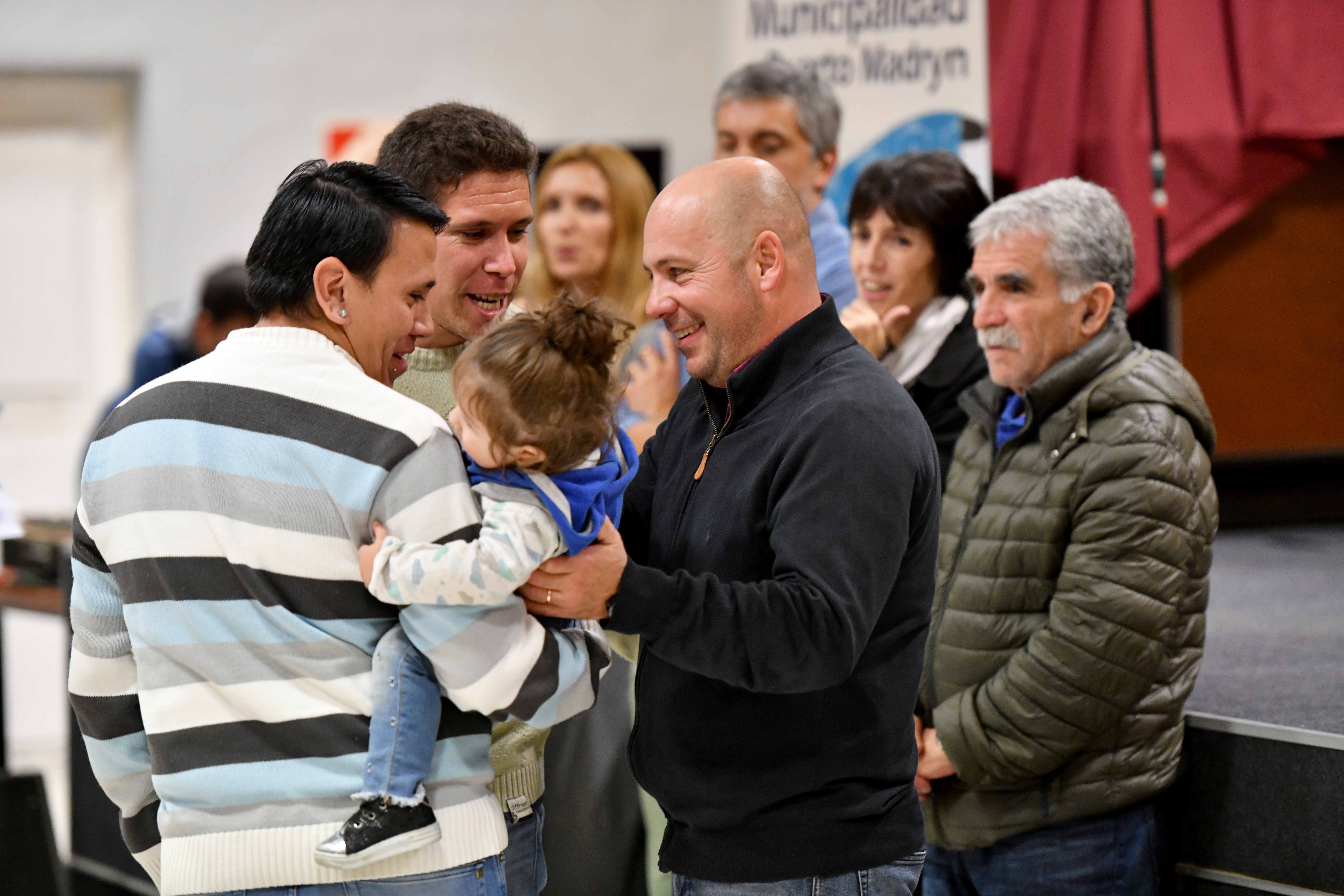 ENTREGA DE TÍTULOS: “TRABAJAMOS CODO A CODO CON LA GENTE”, DIJO SASTRE