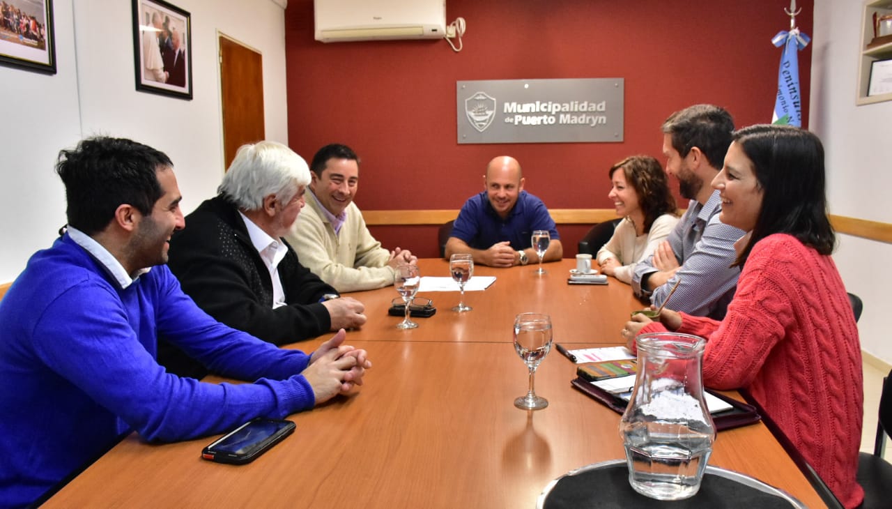 SASTRE RECIBIÓ A REPRESENTANTES DEL CENPAT CONICET