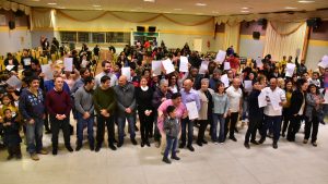 SASTRE ENCABEZÓ MULTITUDINARIO ACTO DE ENTREGA DE TÍTULOS