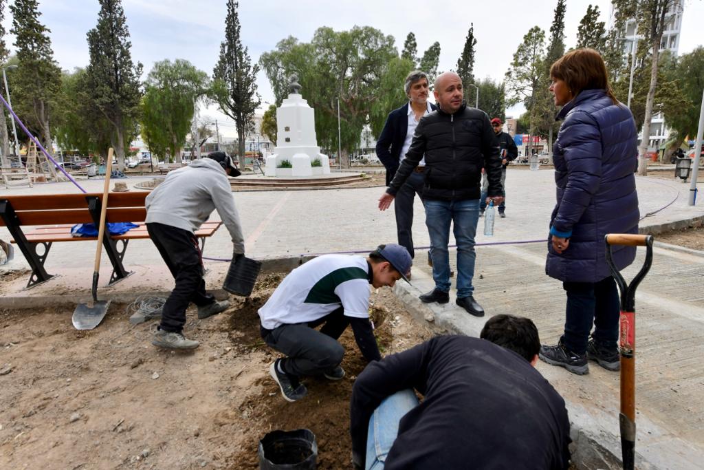 SASTRE: “DENTRO DE POCO LOS MADRYNENSES PODRÁN VER UNA PLAZA CENTRAL TOTALMENTE MEJORADA”