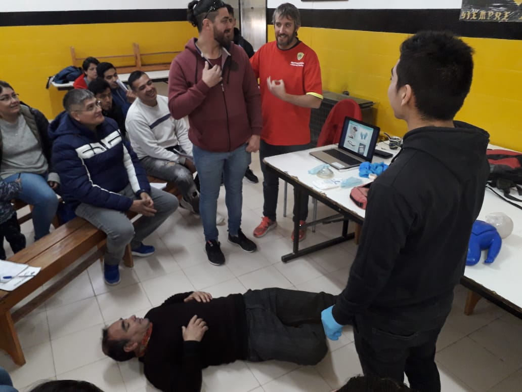 ESTÁN DISPONIBLES LOS CERTIFICADOS DE LOS CURSOS DE RCP DICTADOS EN DISTINTOS BARRIOS 