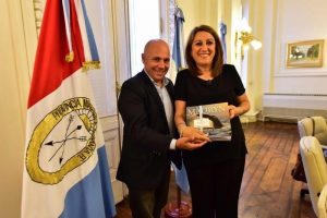 SASTRE: REUNIÓN CON ARCIONI, GESTIONES EN BUENOS AIRES Y VISITA DE LA INTENDENTA DE ROSARIO