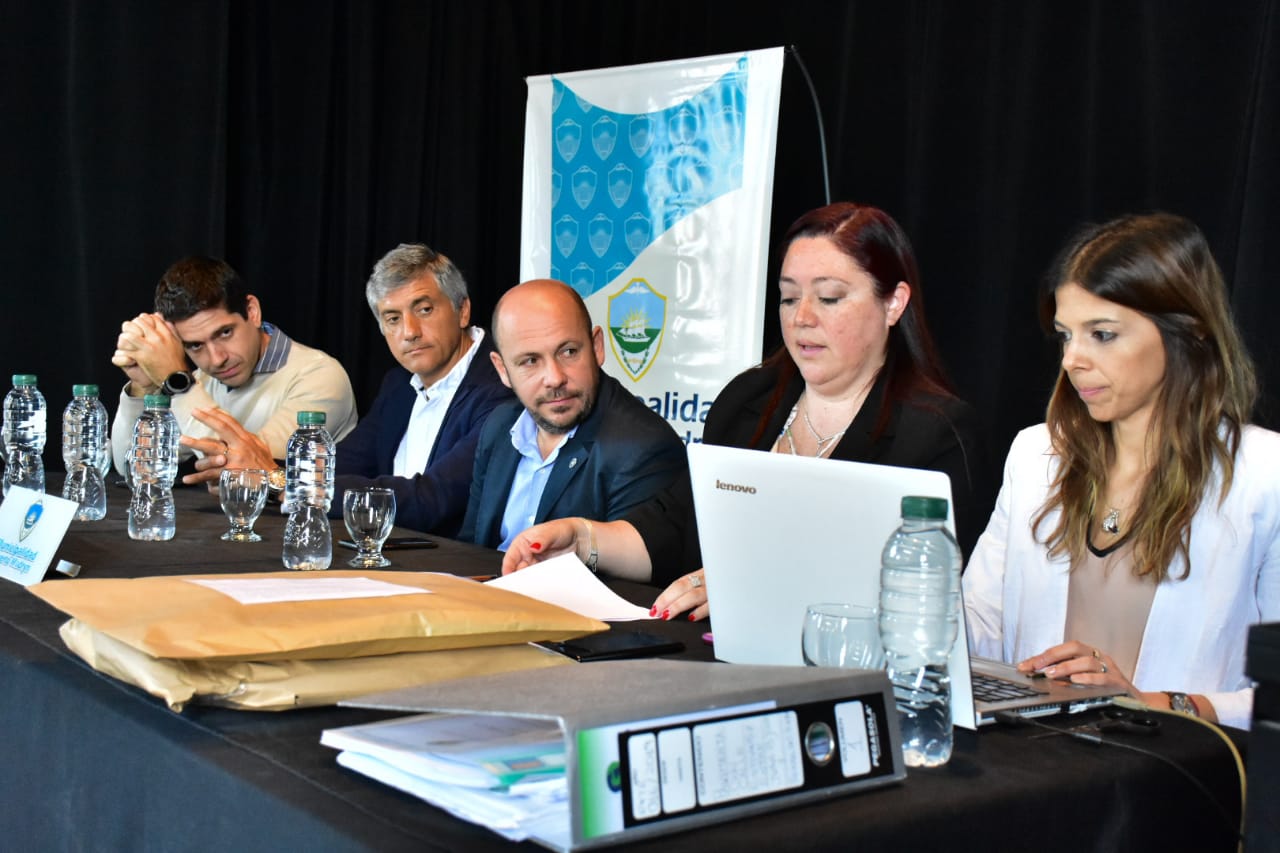 SASTRE ENCABEZÓ APERTURA DE OFERTAS PARA LA PAVIMENTACIÓN DE ESTIVARIZ