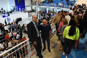 SASTRE ENCABEZÓ LA INAUGURACIÓN DEL NUEVO AUDITORIO DEL CENTRO FAMILIAR CRISTIANO