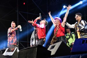 ¡GRAN NOCHE DE LOS CALIGARIS EN LA COSTA DE MADRYN!