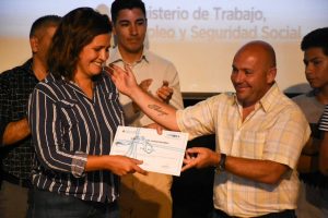SASTRE ENTREGÓ CERTIFICADOS A JÓVENES QUE SE CAPACITARON PARA EL SECTOR TURÍSTICO