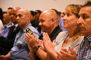 GUSTAVO SASTRE ENCABEZÓ ACTO DE ENTREGA DE CERTIFICADOS DE CAPACITACIÓN A LA POLICÍA DEL CHUBUT