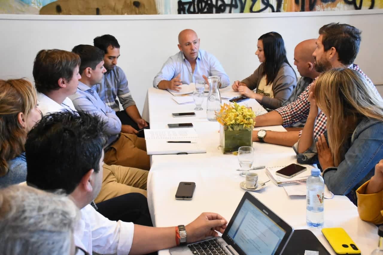 SASTRE ENCABEZÓ NUEVA REUNIÓN DE GABINETE