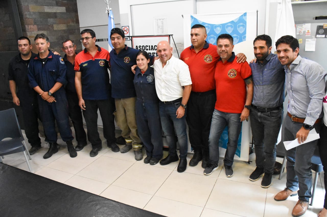 “ESTAREMOS JUNTO A CADA VECINO HASTA QUE TODOS ESTÉN EN SUS CASAS Y CON SUS EMPRENDIMIENTOS EN MARCHA”