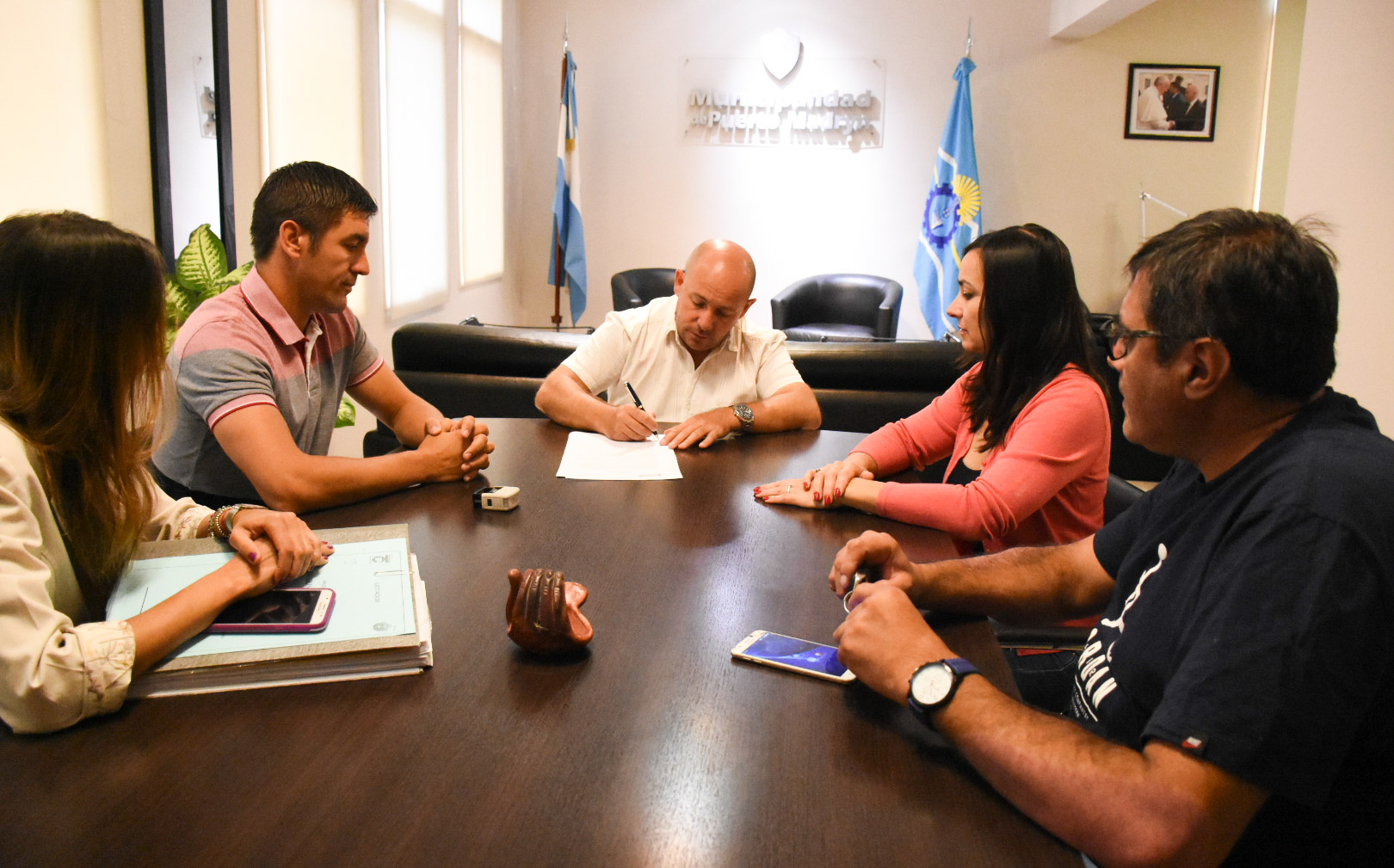 SASTRE FIRMÓ INICIO DE OBRA PARA LA AMPLIACIÓN DEL CPI LAURITA VICUÑA
