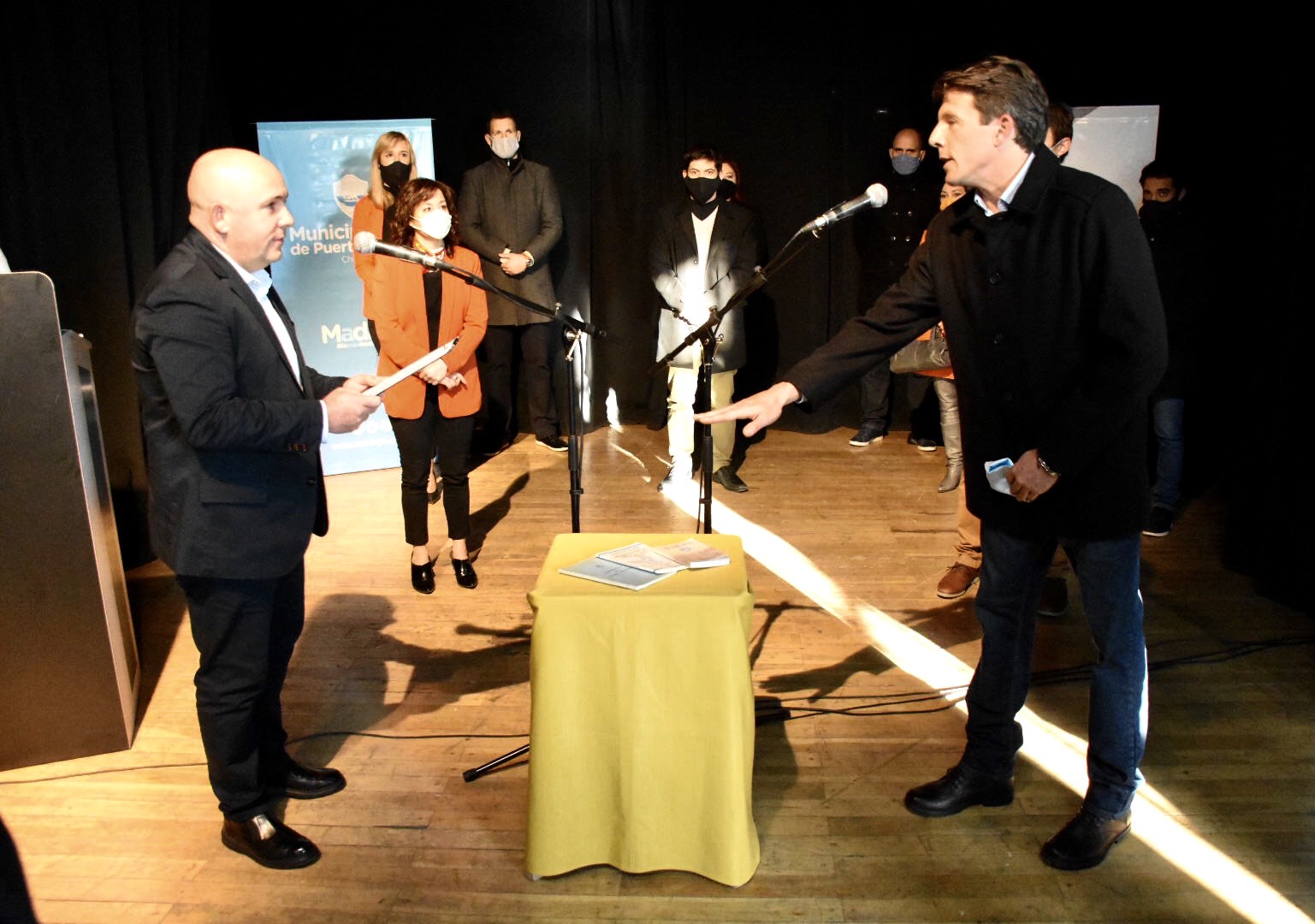 SASTRE TOMÓ JURAMENTO A GUSTAVO RONCONI
