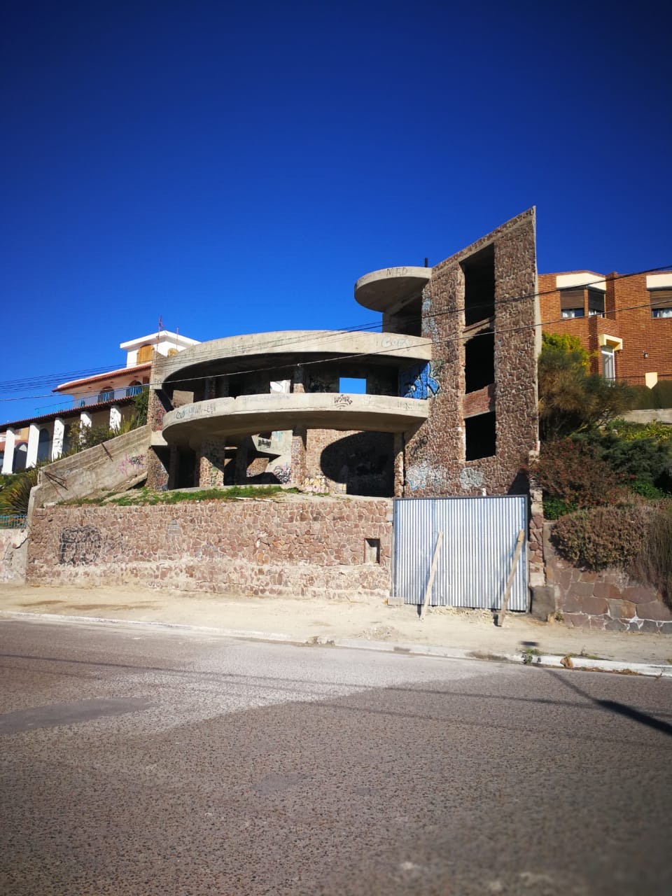 LUEGO DE INTENSAS GESTIONES DEL MUNICIPIO, SE REALIZÓ EL CERRAMIENTO DE LA CASA CARACOL