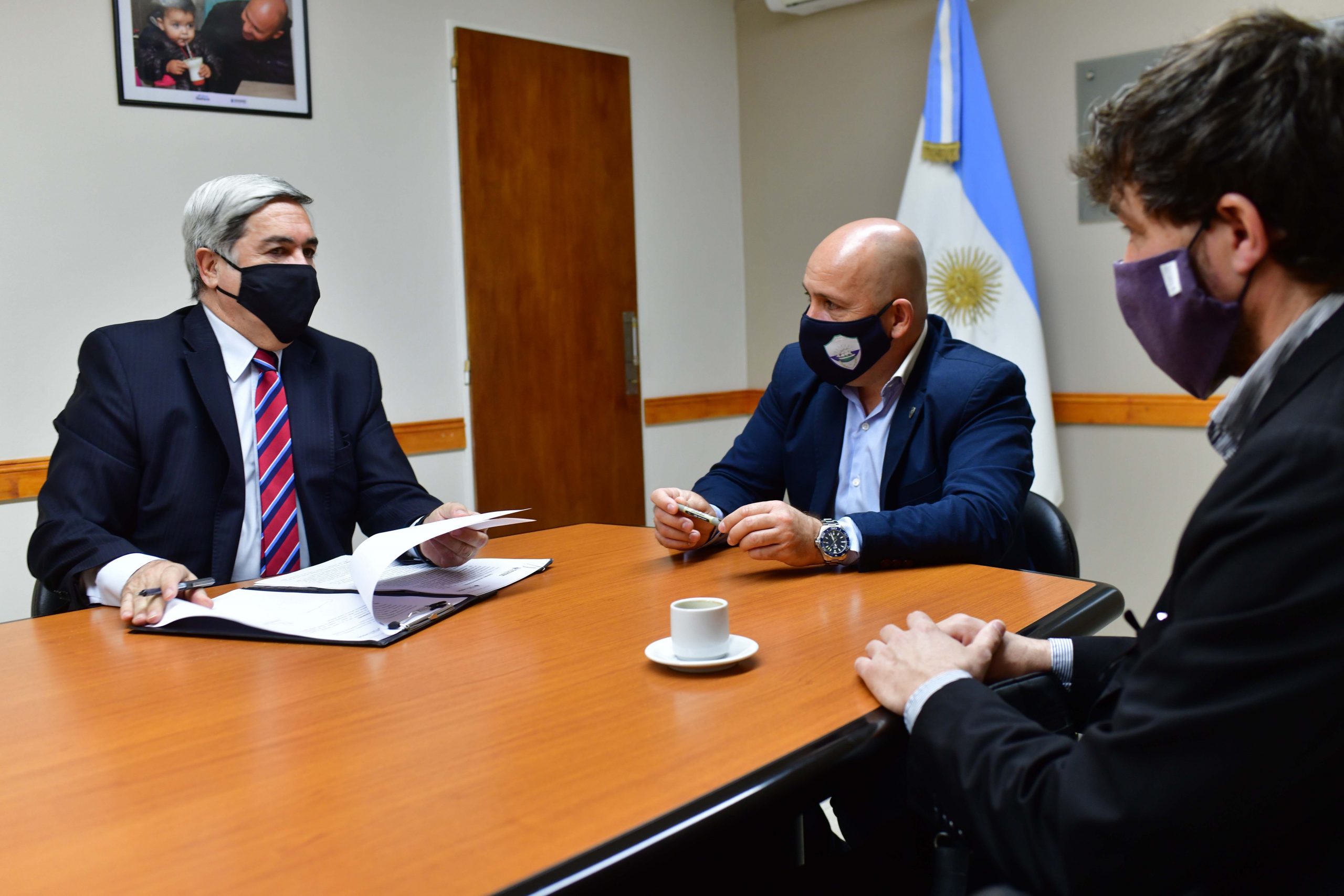 SASTRE Y MIQUELARENA FIRMARON CONVENIO PARA COMBATIR LA VIOLENCIA DE GÉNERO