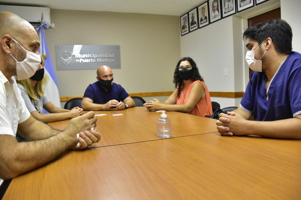 EL INTENDENTE SASTRE DONÓ LÍNEAS TELEFÓNICAS AL PROSATE: “TENEMOS QUE BRINDARLE MÁS HERRAMIENTAS A LOS ADULTOS MAYORES”