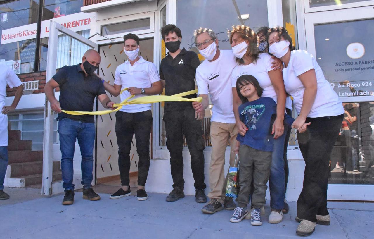 SASTRE PARTICIPÓ DE LA INAUGURACIÓN DE LA CHURRERÍA “LA FAMILIA”