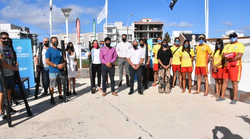 SASTRE ENTREGÓ NUEVA SEÑALÉTICA ACORDE AL PROTOCOLO DE PLAYA