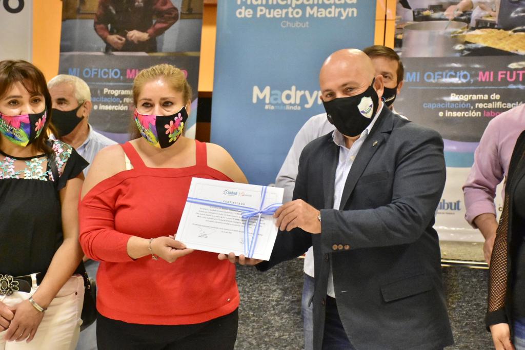 SASTRE ENCABEZÓ ENTREGA DE CERTIFICADOS DE FORMACIÓN PROFESIONAL