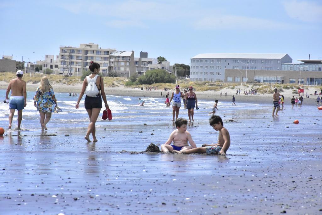 SASTRE: “LAS RESERVAS TURÍSTICAS PARA EL FIN DE SEMANA LARGO EN MADRYN PROMEDIAN EL 65%”