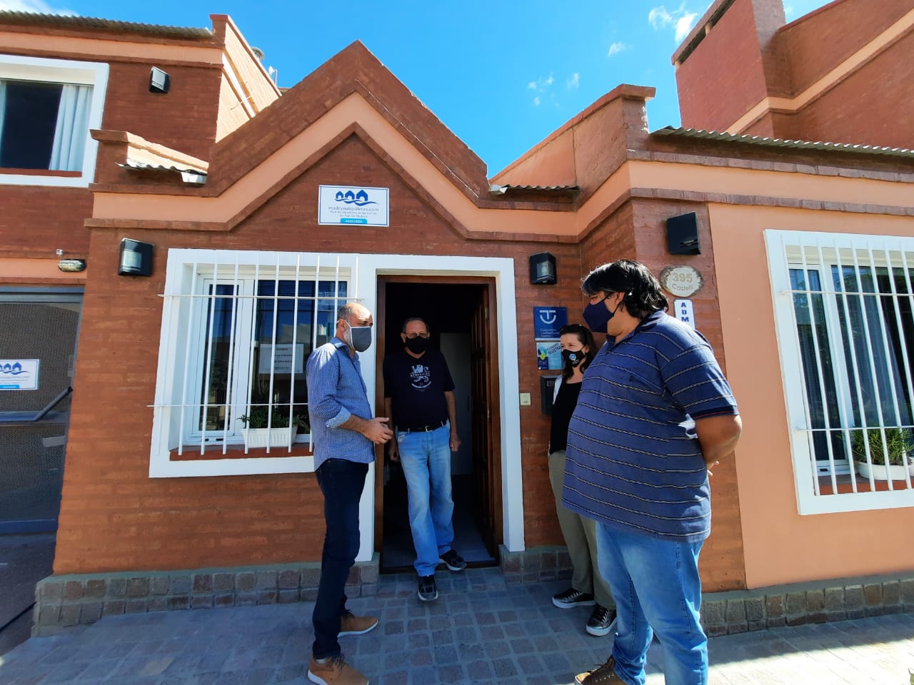 VISITA A COMERCIOS DENTRO DEL PROGRAMA DE ENTRENAMIENTO DE JÓVENES