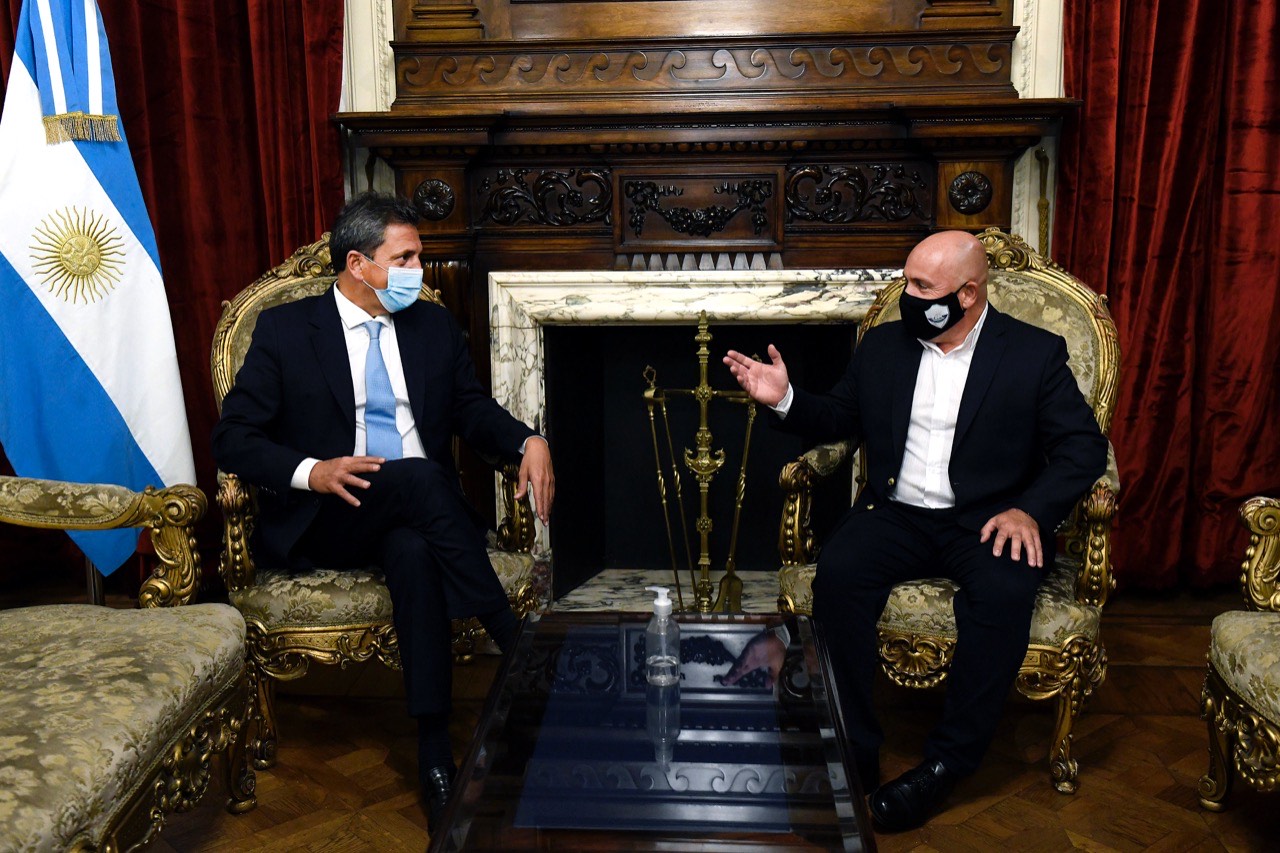 SASTRE SE REUNIÓ CON MASSA Y APOYÓ EL PROYECTO DE GANANCIAS