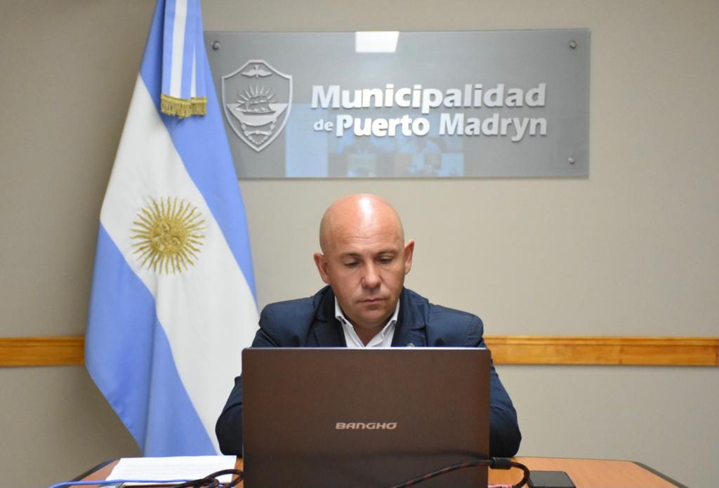 SASTRE VIAJA A BUENOS AIRES PARA SEGUIR GESTIONANDO OBRAS PARA MADRYN