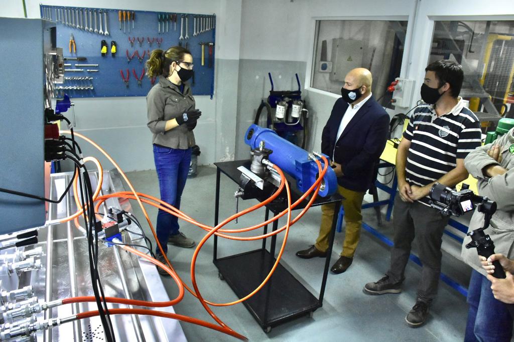 SASTRE RECORRIÓ UNA EMPRESA QUE ADQUIRIÓ TECNOLOGÍA INNOVADORA GRACIAS A GESTIONES DEL MUNICIPIO