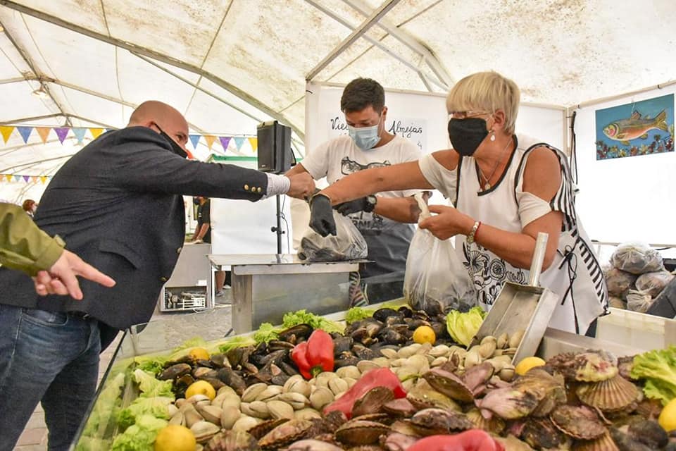 SASTRE INAUGURÓ LA XVII EDICIÓN DE LA FERIA DE PESCADORES ARTESANALES
