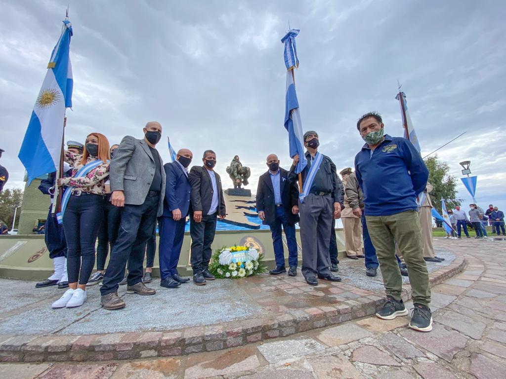 EL INTENDENTE Y EL VICEGOBERNADOR ENCABEZARON EL ACTO POR EL DÍA DEL VETERANO DE GUERRA Y LOS CAÍDOS EN MALVINAS