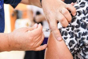 COMENZÓ EL PLAN DE VACUNACIÓN ANTIGRIPAL EN LOS HOGARES DE ADULTOS MAYORES MUNICIPALES