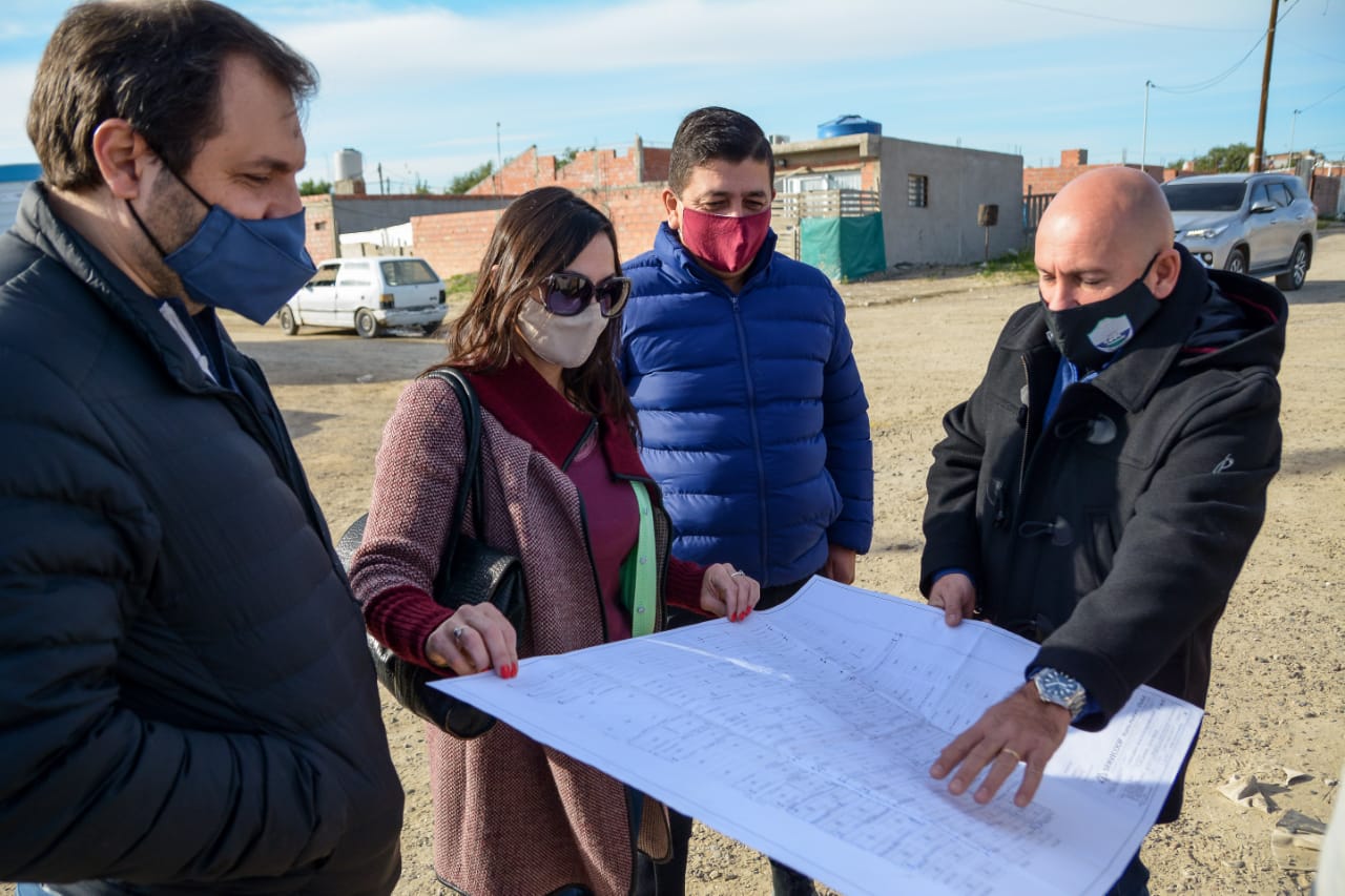 SASTRE Y OTRA SEMANA CLAVE: BALANCE DE OBRAS EN BARRIO PERÓN, LANGOSTINOS DE MADRYN A BRASIL Y LA LLEGADA DE AEROLÍNEAS ARGENTINAS