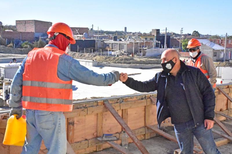 SASTRE SUPERVISÓ LOS AVANCES DE “LA BOMBONERITA” Y DESTACÓ QUE LAS OBRAS EN LOS BARRIOS FOMENTAN LA INCLUSIÓN SOCIAL