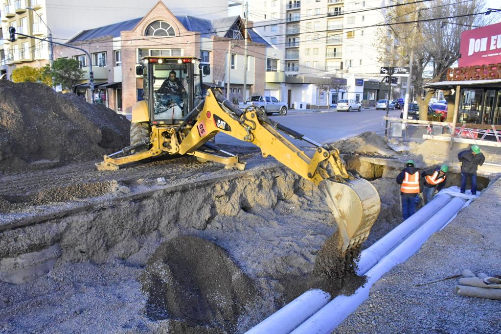 AVANZAN LAS OBRAS EN AVENIDA ROCA Y 9 DE JULIO