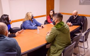 SASTRE RECIBIÓ A LAS REPRESENTANTES DE LA ASOCIACIÓN APRENDER A VOLAR PARA AVANZAR EN EL SUEÑO DE SU SEDE PROPIA