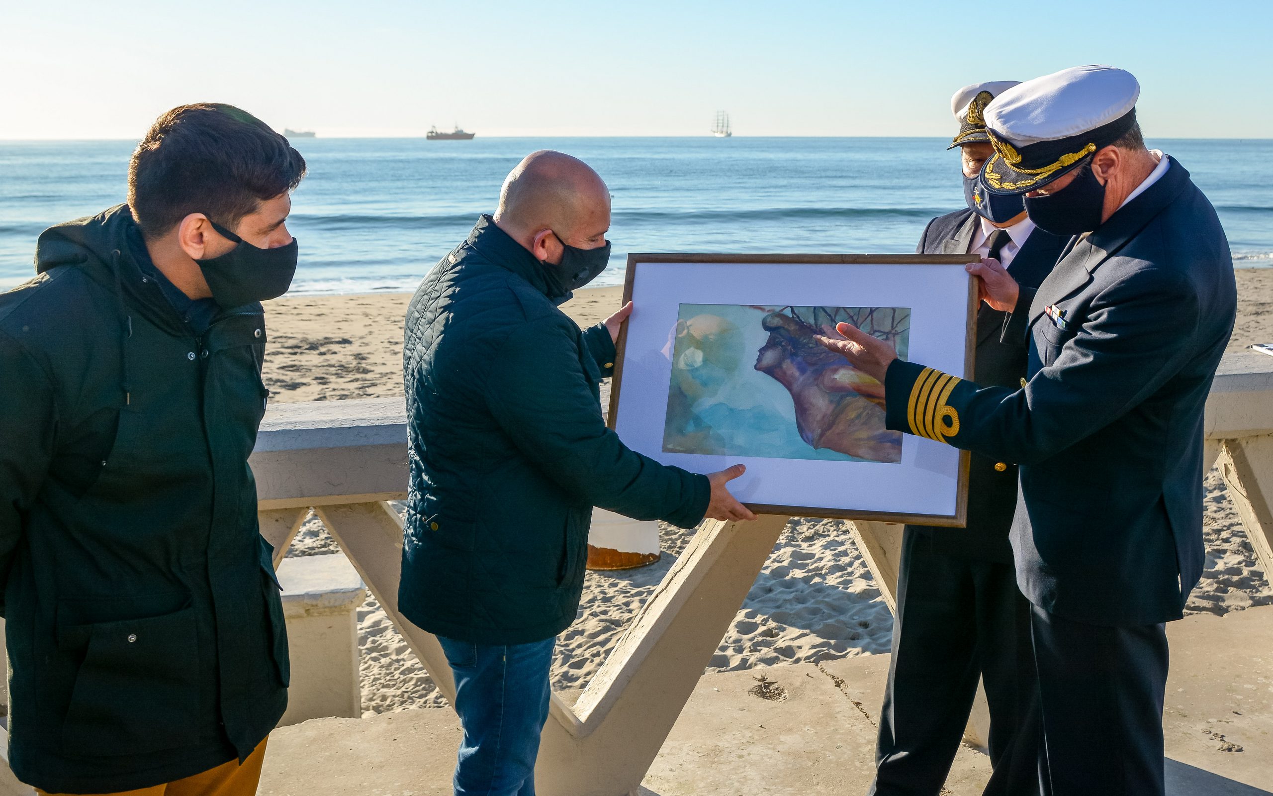 SASTRE SE REUNIÓ CON LAS AUTORIDADES DE LA FRAGATA ARA “LIBERTAD”
