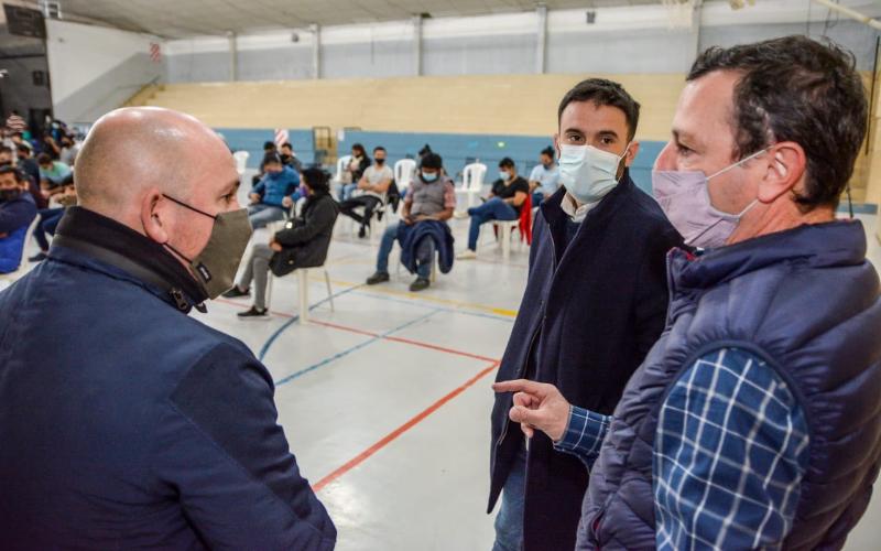 EL INTENDENTE ANUNCIÓ QUE A PARTIR DE MAÑANA EL VACUNATORIO TRABAJARÁ DE 8 A 21 SIN PAUSA