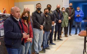 EL VICEGOBERNADOR Y EL INTENDENTE ENCABEZARON UNA GRAN DONACIÓN DE ROPA Y ABRIGO PARA MERENDEROS DE MADRYN