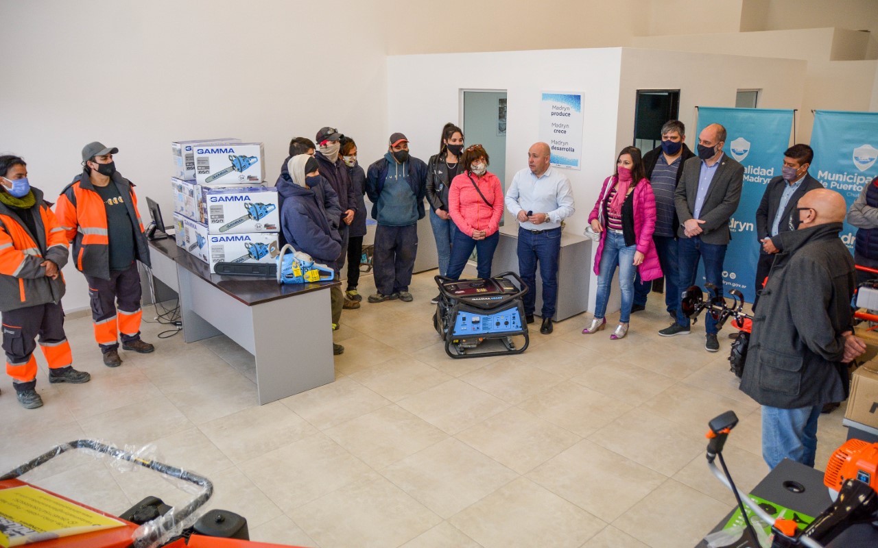 SASTRE ENTREGÓ EQUIPAMIENTO AL ÁREA DE FORESTACIÓN POR 6 MILLONES DE PESOS