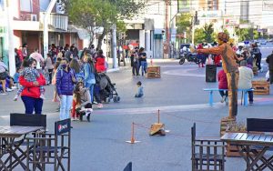 CONVOCATORIA DE ARTISTAS PARA LA PEATONAL