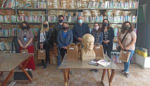 ENTREGA DE LIBROS A BIBLIOTECAS DE LA CIUDAD