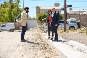 SE EJECUTAN OBRAS DE CORDONES CUNETA, ESCALERA URBANA Y REPARACIONES ÍNTEGRAS EN DISTINTAS SEDES VECINALES