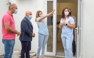 EL INTENDENTE RECORRIÓ LAS INSTALACIONES DE UN NUEVO LABORATORIO DE ANÁLISIS BIOQUÍMICOS