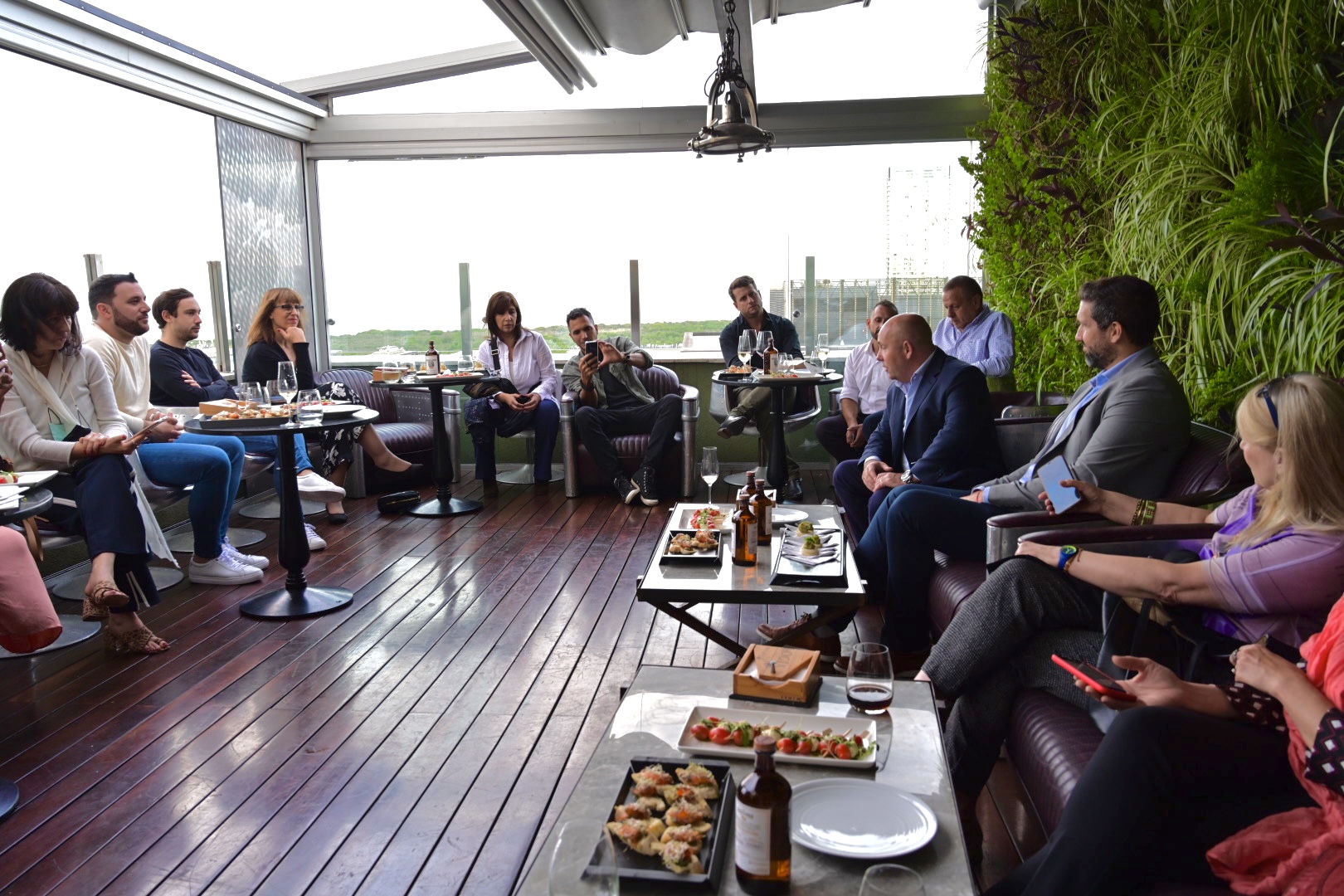 SASTRE ENCABEZÓ EL PRELANZAMIENTO DE LA TEMPORADA DE VERANO 2022 DE PUERTO MADRYN EN BUENOS AIRES