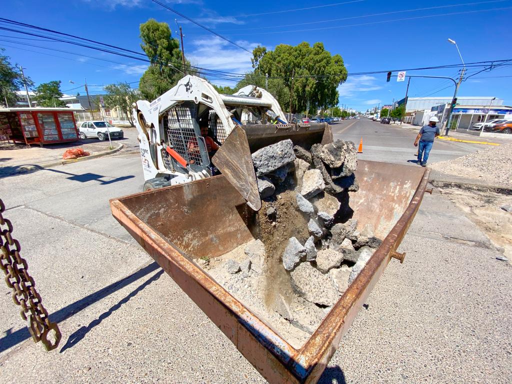 INICIÓ LA OBRA DE REPARACIÓN DE PAVIMENTO EN AV. GALES Y ROSALES Y AV. GALES Y VILLEGAS