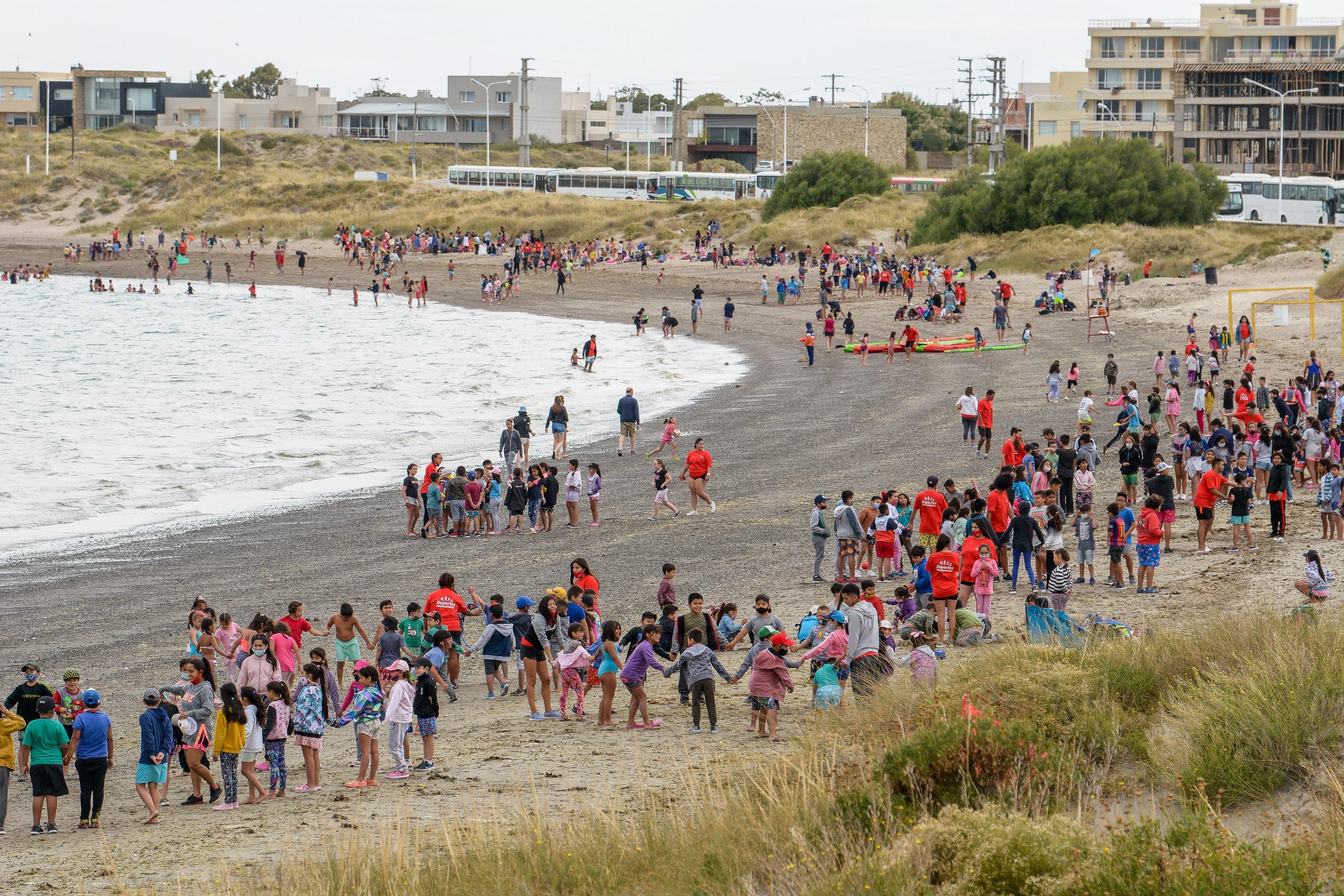 INICIÓ LA COLONIA DE VERANO DE LA MUNICIPALIDAD CON CASI 4.000 PARTICIPANTES