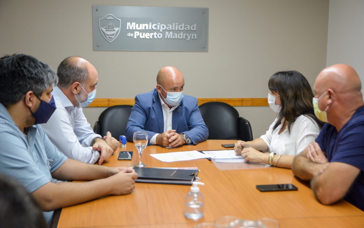SASTRE FIRMÓ UN ACUERDO CON PERATA PARA EL FUNCIONAMIENTO DE UN AULA TALLER MÓVIL QUE BRINDARÁ CAPACITACIONES DE FORMACIÓN PROFESIONAL