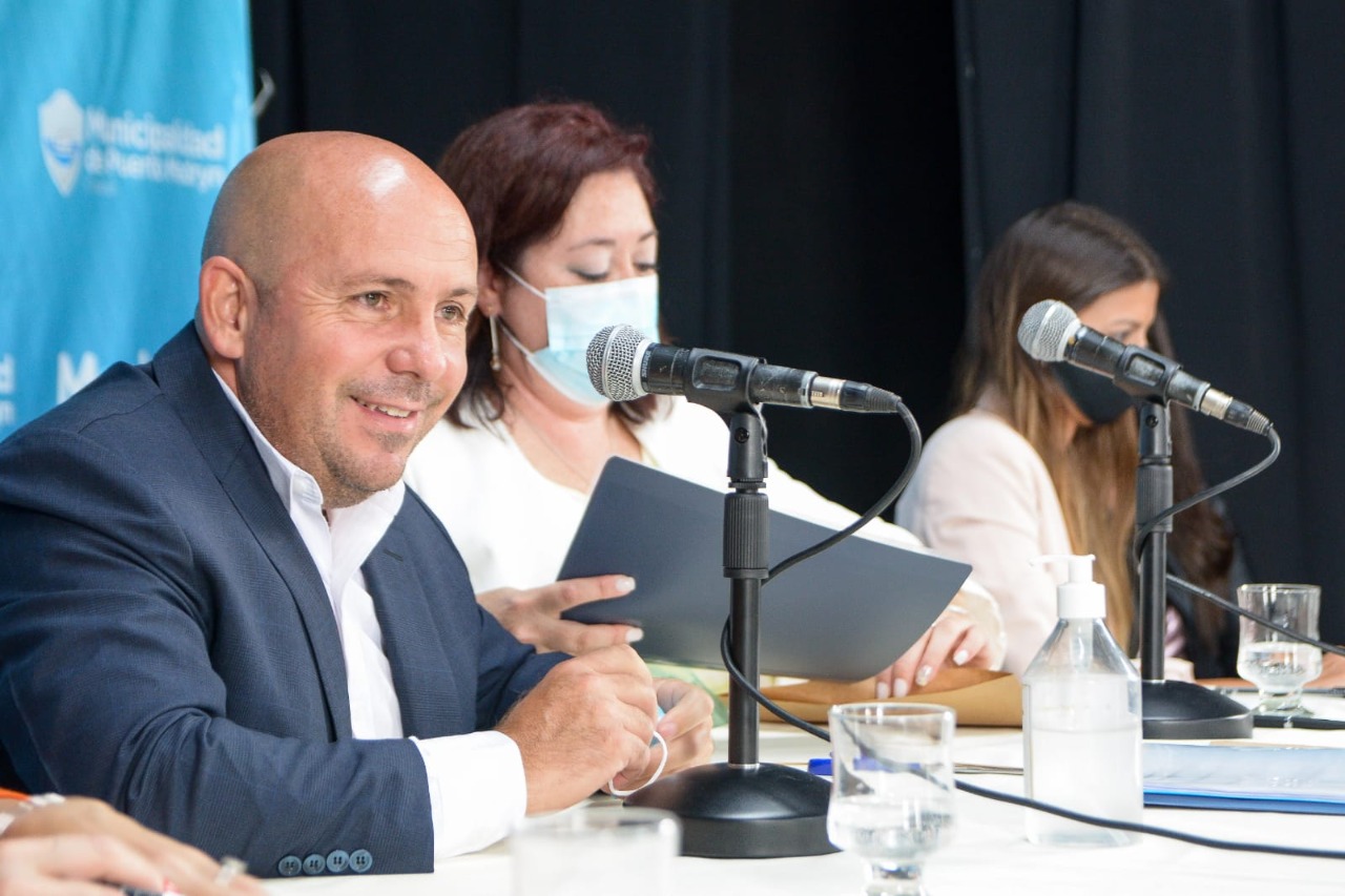 EL INTENDENTE ENCABEZÓ LA APERTURA DE SOBRES PARA LA LICITACIÓN PARA LA AMPLIACIÓN DE LA RED ELÉCTRICA EN EL BARRIO PRESIDENTE PERÓN