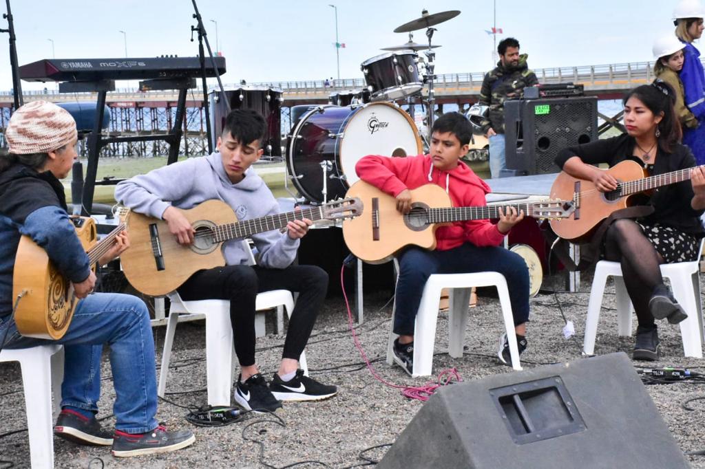 LOS TALLERES CULTURALES DE VERANO TENDRÁN SU CIERRE EN EL PASEO PEATONAL